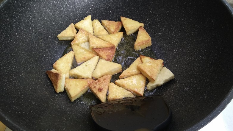 香辣醬尖椒炒豆腐的做法-香辣味炒菜譜