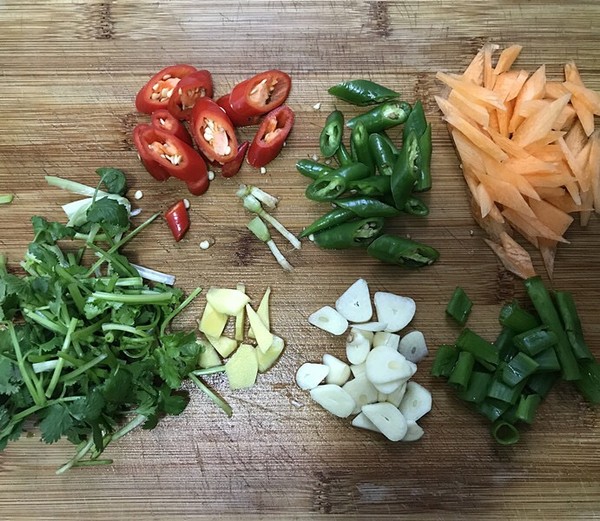 香辣花蛤的做法-香辣味爆菜譜-易網<a href=http://www.gyfww.com/ target=_blank class=infotextkey>健康養生</a>網 香辣花蛤的做法-香辣味爆菜譜