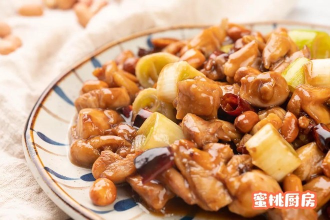 宮保雞丁的做法-香辣味爆菜譜