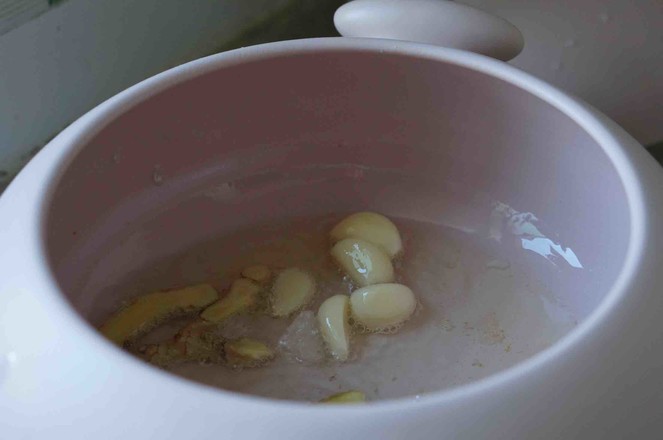 醬汁菌菇蹄尖的做法-家常味燜菜譜