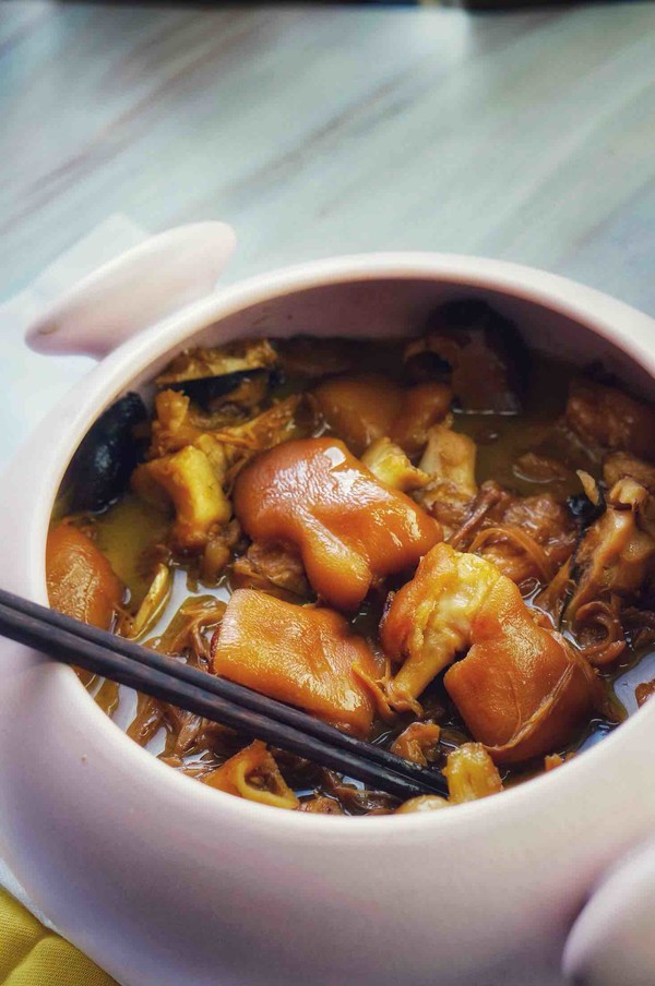 醬汁菌菇蹄尖的做法-家常味燜菜譜