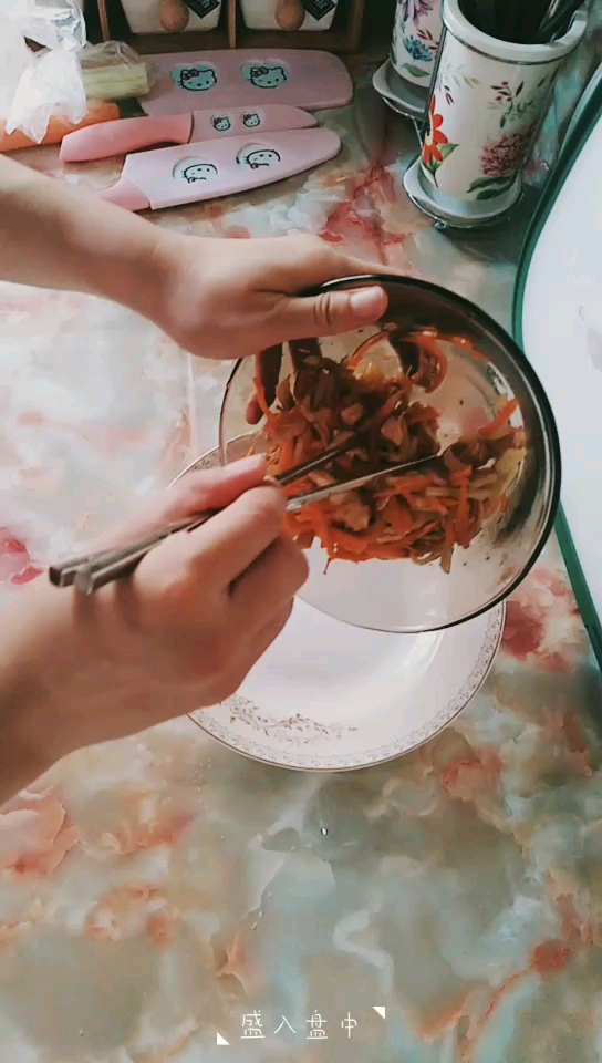 花樣“拌”夏，美味加倍【涼拌雞絲】的做法-咸鮮味拌菜譜