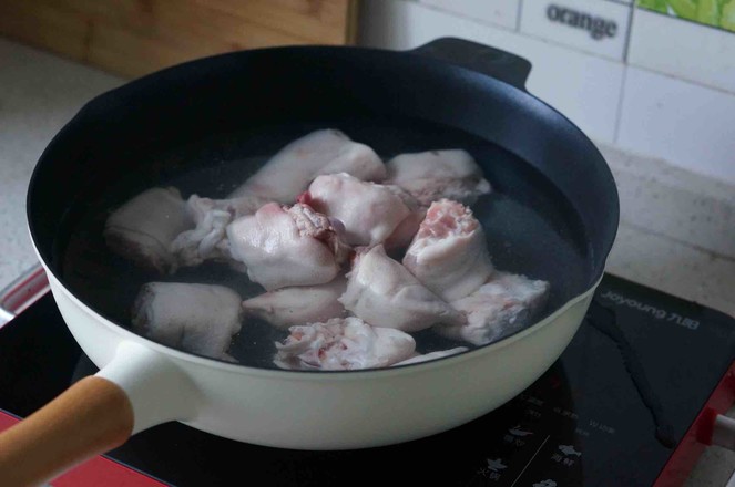 醬汁菌菇蹄尖的做法-家常味燜菜譜