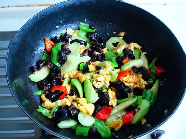 絲瓜木耳炒雞蛋的做法-咸鮮味炒菜譜