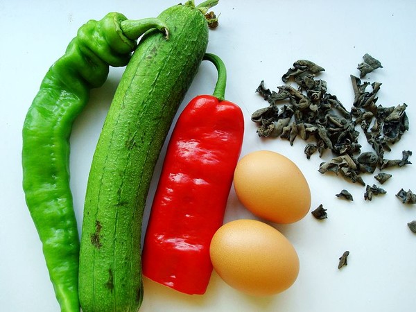 絲瓜木耳炒雞蛋的做法-咸鮮味炒菜譜