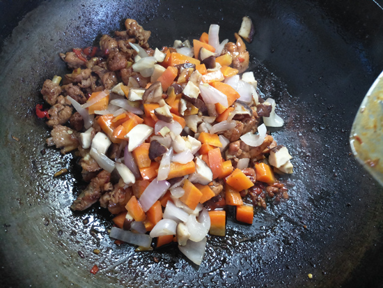 干鍋辣子雞的做法-香辣味炒菜譜