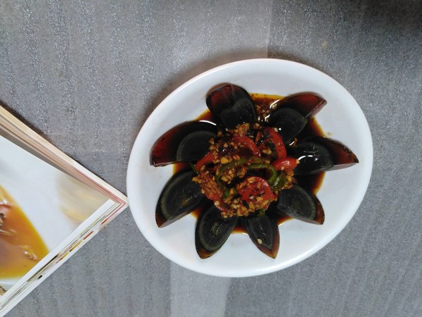 雙椒虎皮皮蛋的做法-麻辣味拌菜譜