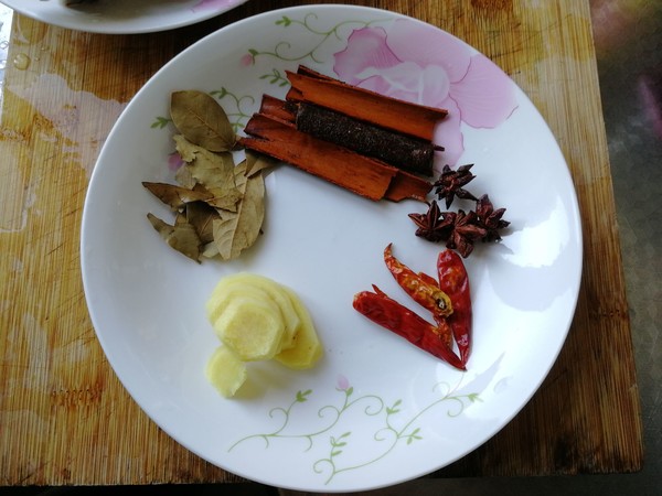 鹵雞爪的做法-香辣味鹵菜譜