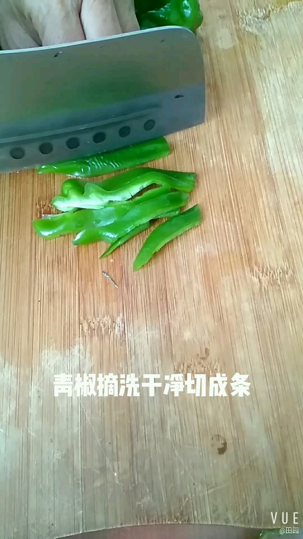 青椒炒雞蛋的做法-家常味炒菜譜