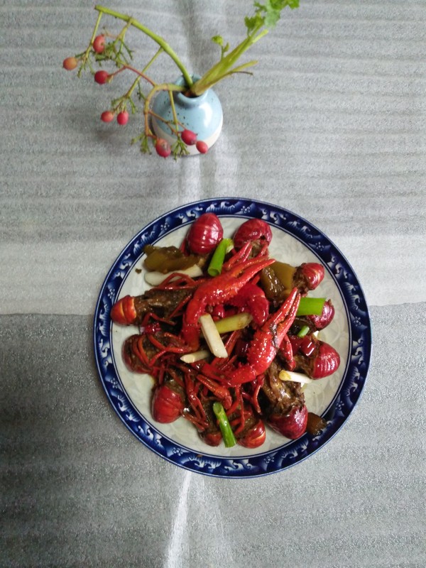 酸菜小龍蝦的做法-蒜香味炒菜譜-易網(wǎng)健康養(yǎng)生網(wǎng) 酸菜小龍蝦的做法-蒜香味炒菜譜