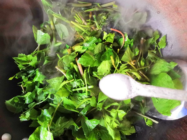 鴨腳板的做法-家常味炒菜譜