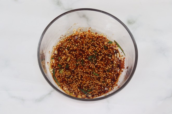 雙椒涼拌腐竹的做法-酸辣味拌菜譜