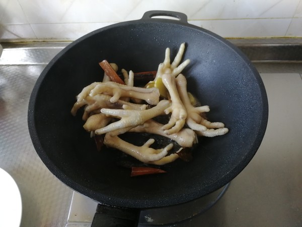 鹵雞爪的做法-香辣味鹵菜譜