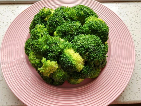 清爽西藍花的做法-咸鮮味煮菜譜