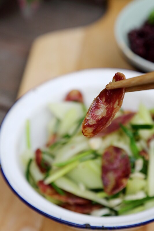臘腸炒芥藍的做法-咸鮮味炒菜譜