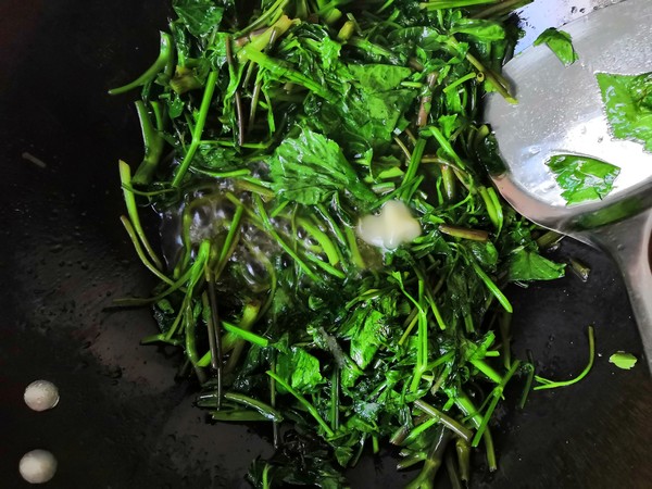 鴨腳板的做法-家常味炒菜譜