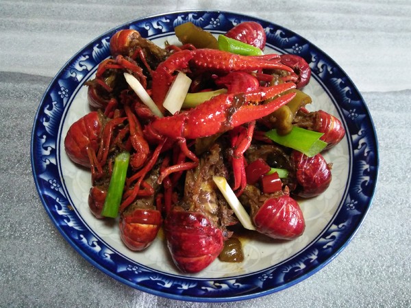 酸菜小龍蝦的做法-蒜香味炒菜譜-易網(wǎng)健康養(yǎng)生網(wǎng) 酸菜小龍蝦的做法-蒜香味炒菜譜