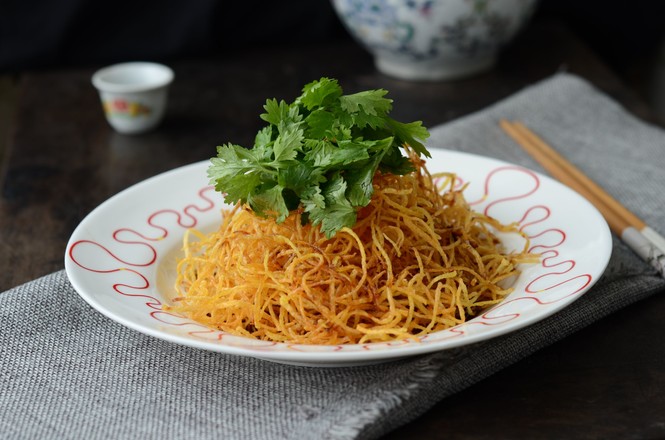 香酥土豆絲的做法-酸甜味炸菜譜