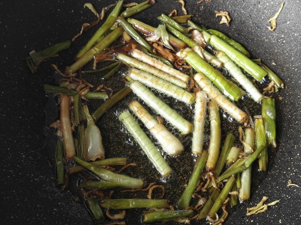 蔥燒海參的做法-咸鮮味燒菜譜-易網健康養生網 蔥燒海參的做法-咸鮮味燒菜譜