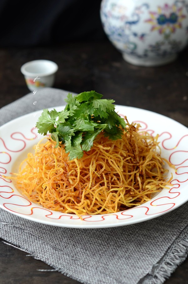 香酥土豆絲的做法-酸甜味炸菜譜