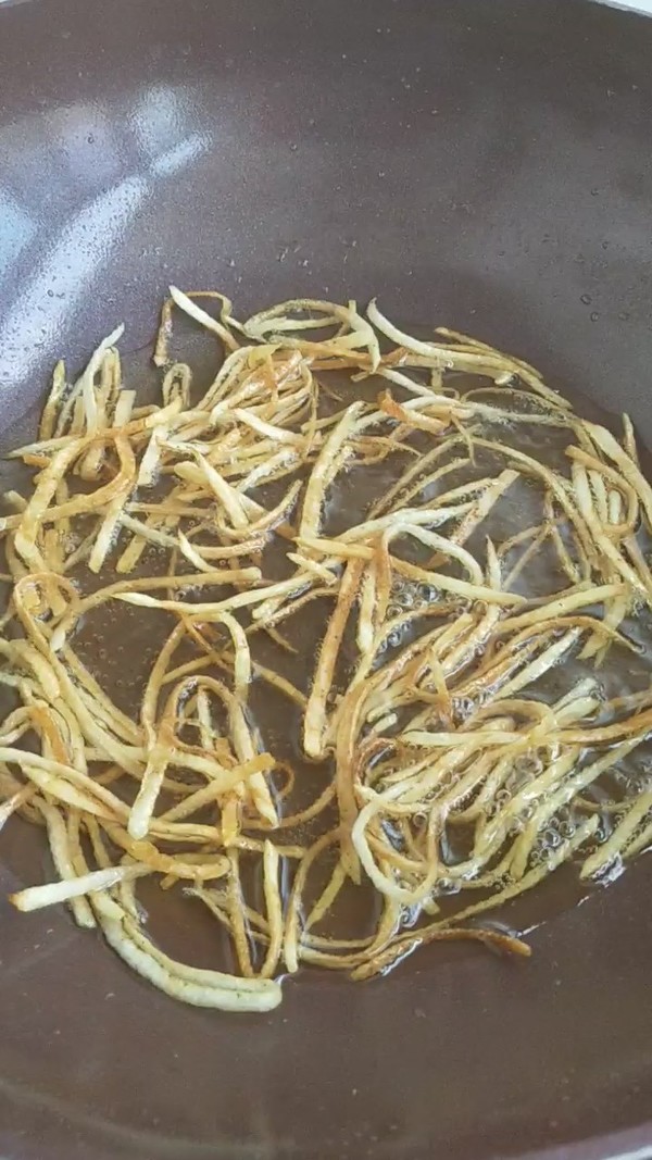 香酥土豆絲的做法-酸甜味炸菜譜