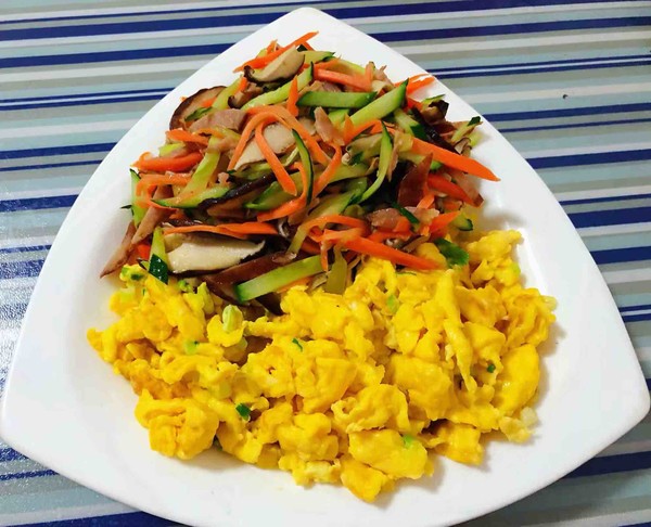 雞蛋時(shí)蔬煎餅卷的做法-咸鮮味炒菜譜