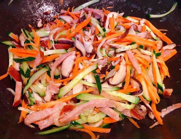 雞蛋時(shí)蔬煎餅卷的做法-咸鮮味炒菜譜