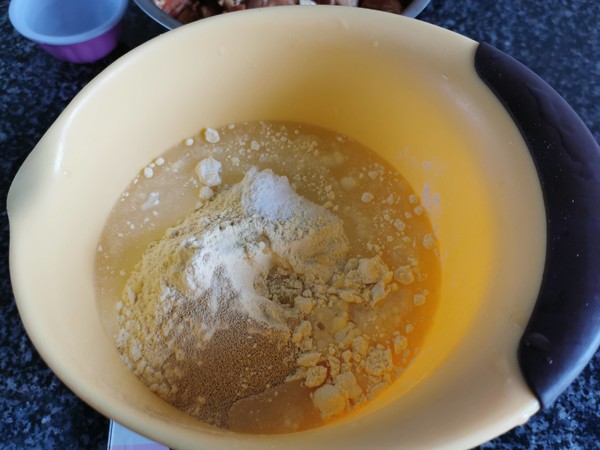 鍋邊饃饃—排骨燒毛豆的做法-家常味燒菜譜