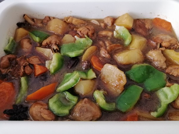 土豆胡蘿卜燜雞塊的做法-咸鮮味燉菜譜