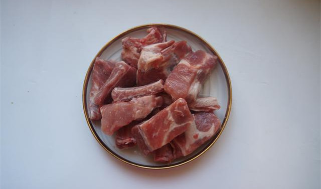 糖醋排骨的做法-酸甜味煎菜譜-易網<a href=http://www.gyfww.com/ target=_blank class=infotextkey>健康養生</a>網 糖醋排骨的做法-酸甜味煎菜譜