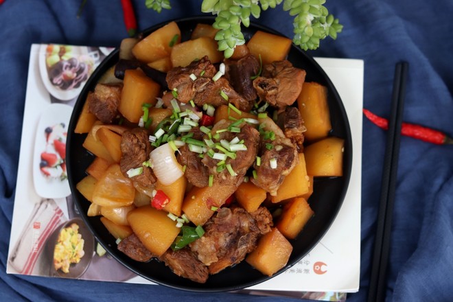 土豆燒排骨的做法-香辣味燒菜譜