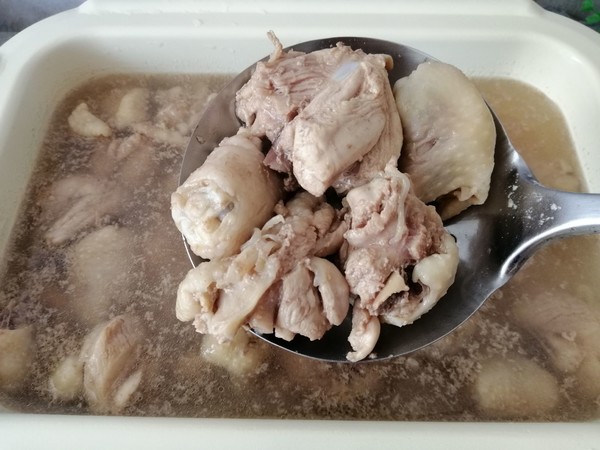 土豆胡蘿卜燜雞塊的做法-咸鮮味燉菜譜