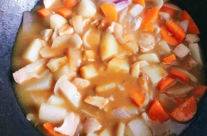 咖喱雞丁的做法-咸鮮味炒菜譜