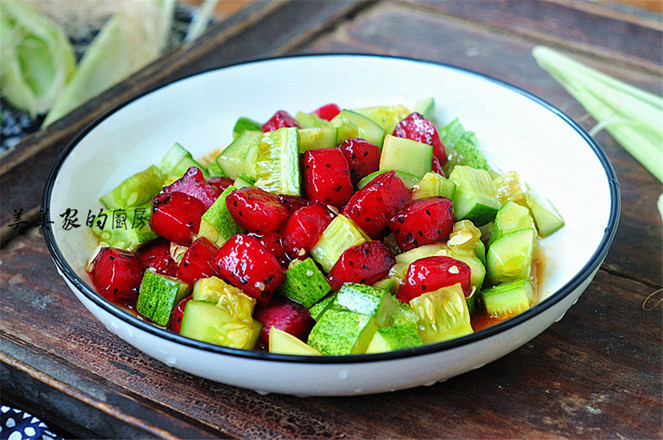 火龍果丸子拌黃瓜的做法-家常味拌菜譜