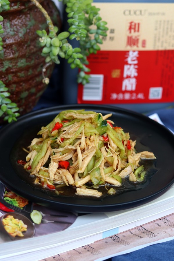 黃瓜拌雞絲的做法-酸辣味拌菜譜