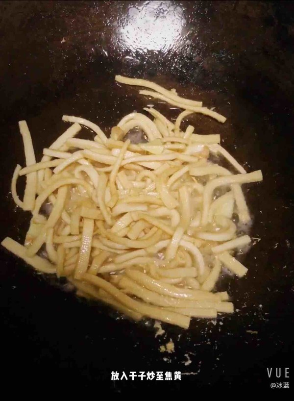 芹菜干子炒肉絲的做法-家常味炒菜譜