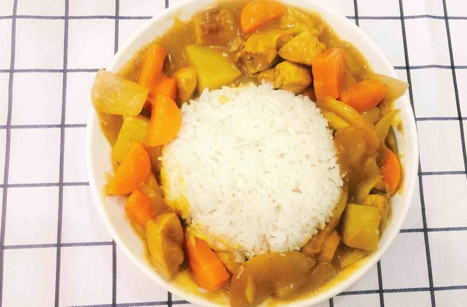 咖喱雞丁的做法-咸鮮味炒菜譜