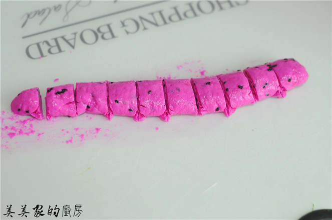 火龍果丸子拌黃瓜的做法-家常味拌菜譜