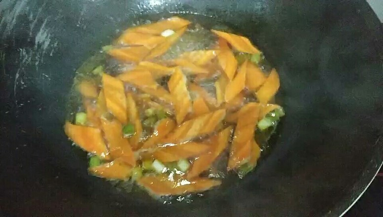 干豆腐炒尖椒的做法-家常味炒菜譜-易網(wǎng)健康養(yǎng)生網(wǎng) 干豆腐炒尖椒的做法-家常味炒菜譜