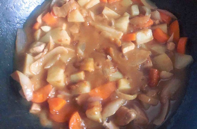 咖喱雞丁的做法-咸鮮味炒菜譜