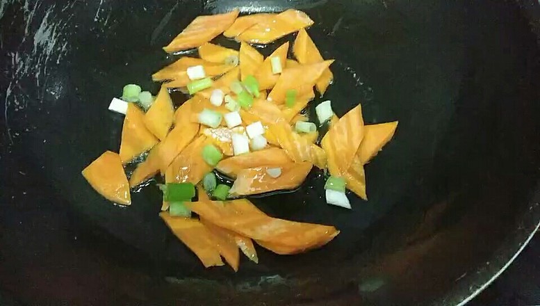 干豆腐炒尖椒的做法-家常味炒菜譜-易網(wǎng)健康養(yǎng)生網(wǎng) 干豆腐炒尖椒的做法-家常味炒菜譜