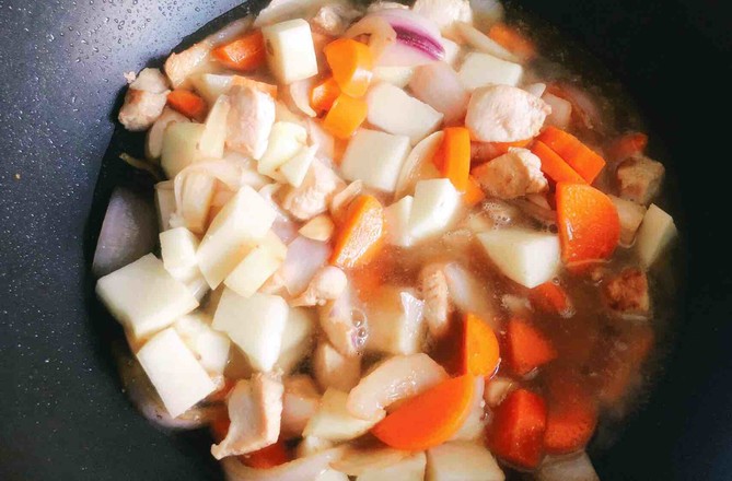 咖喱雞丁的做法-咸鮮味炒菜譜