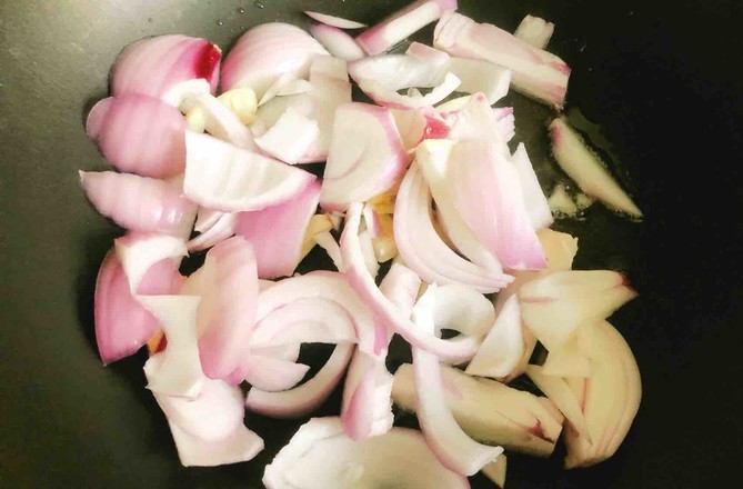 咖喱雞丁的做法-咸鮮味炒菜譜