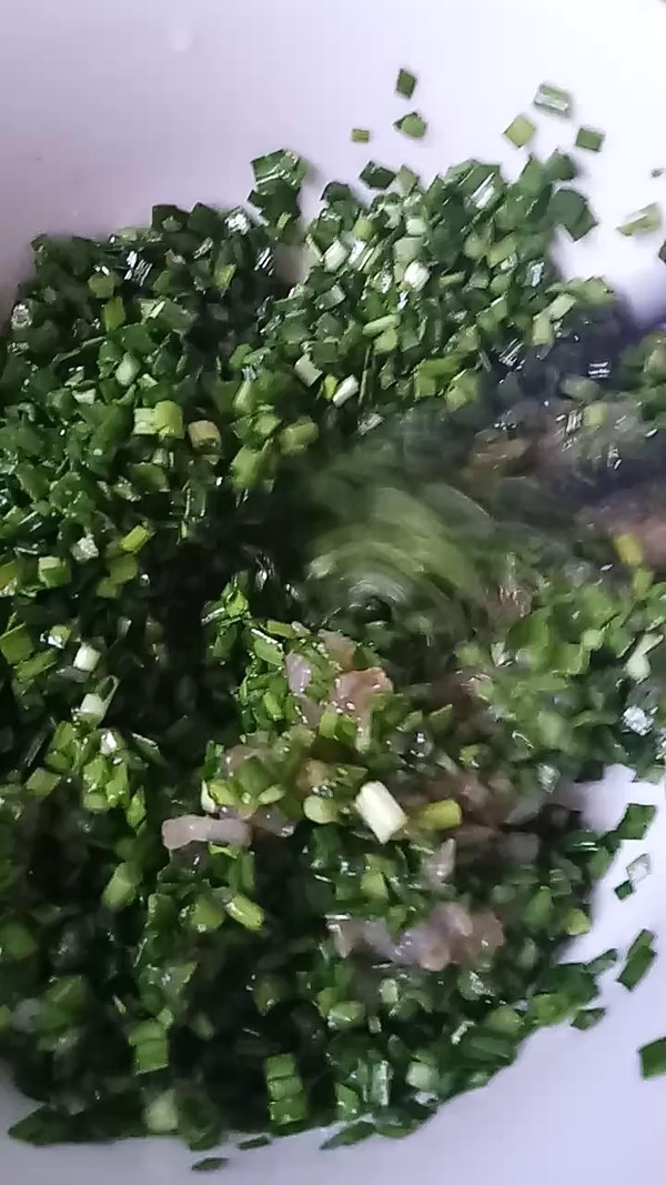鮮蝦韭菜蛋餃的做法-咸鮮味煎菜譜