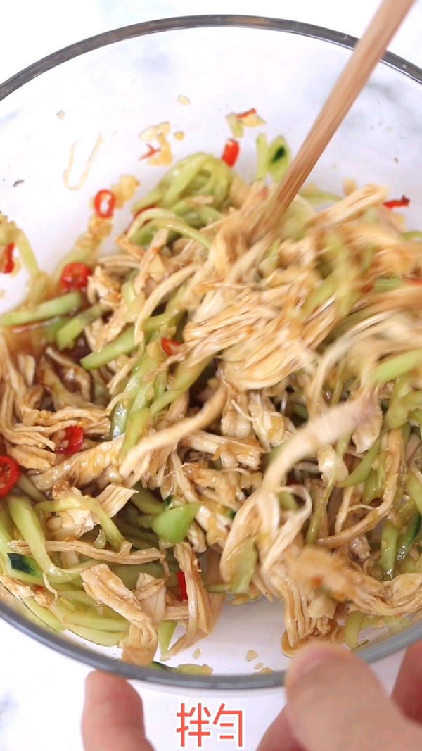 黃瓜拌雞絲的做法-酸辣味拌菜譜