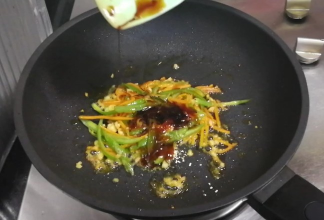 涼拌金針菇的做法-酸甜味拌菜譜