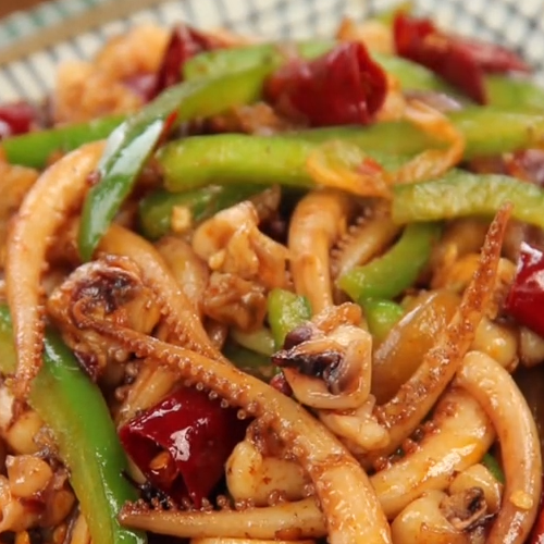 爆炒魷魚的做法-家常味炒菜譜