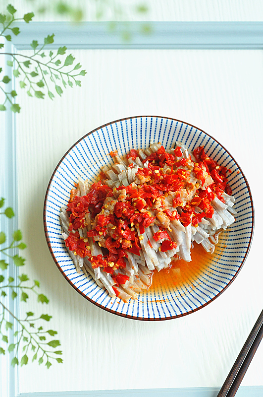 剁椒肉末蒸芋頭的做法-家常味蒸菜譜