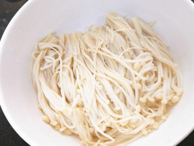 涼拌金針菇的做法-酸甜味拌菜譜