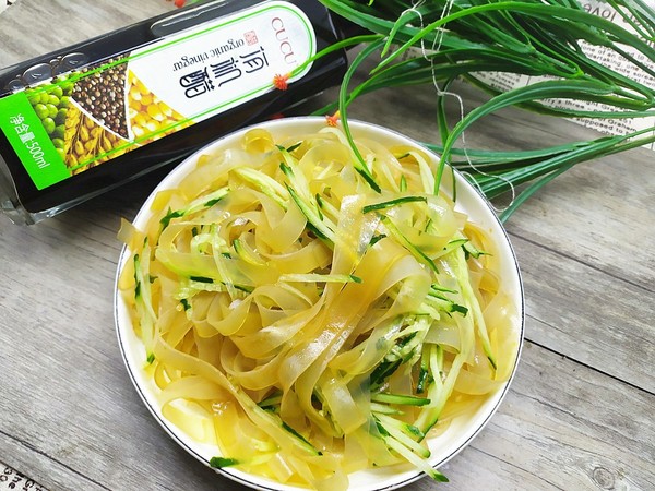 霸王超市~黃瓜涼拌粉皮的做法-咸鮮味拌菜譜-易網(wǎng)健康養(yǎng)生網(wǎng) 霸王超市~黃瓜涼拌粉皮的做法-咸鮮味拌菜譜